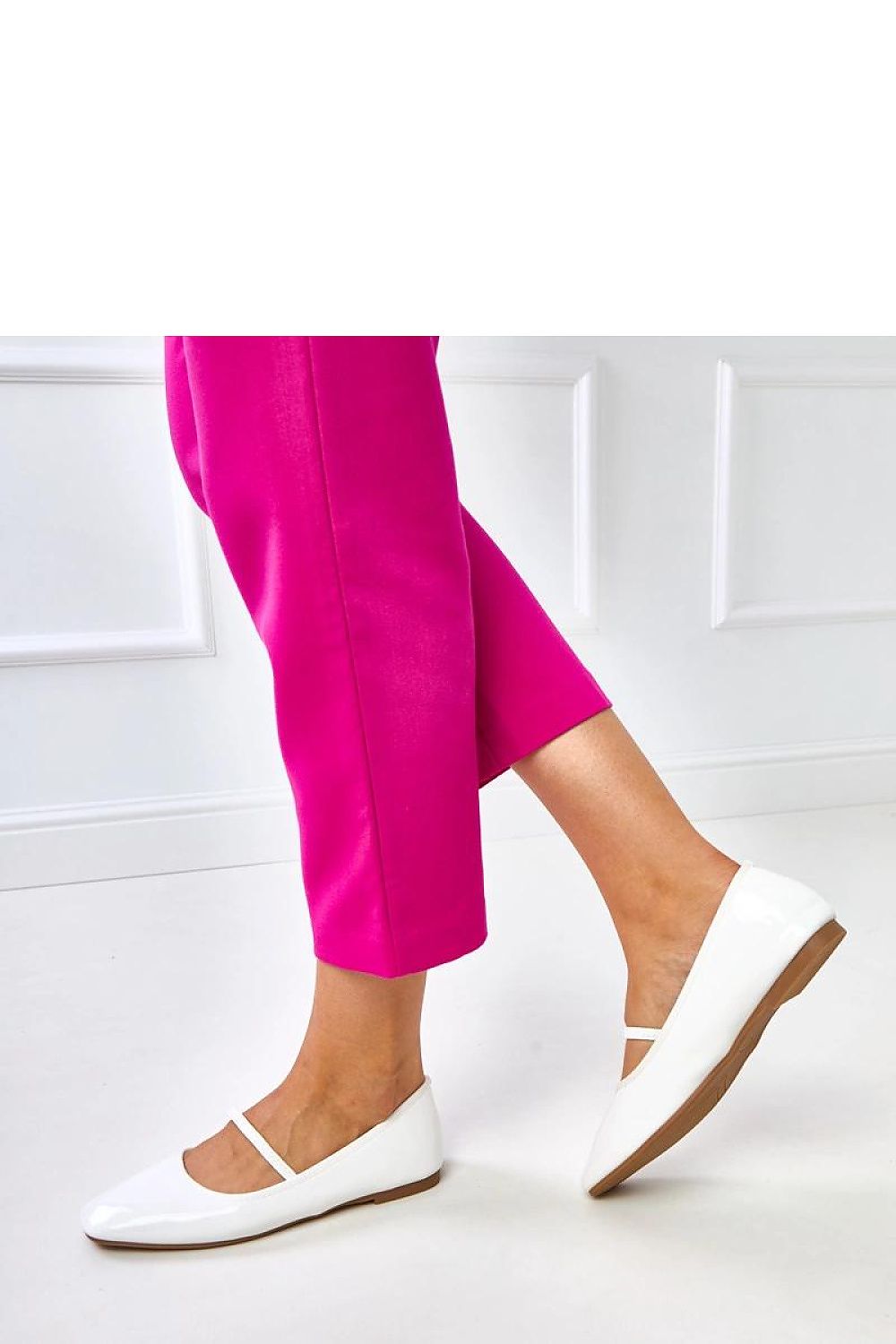 Ballerina\'s model 217951 Solea