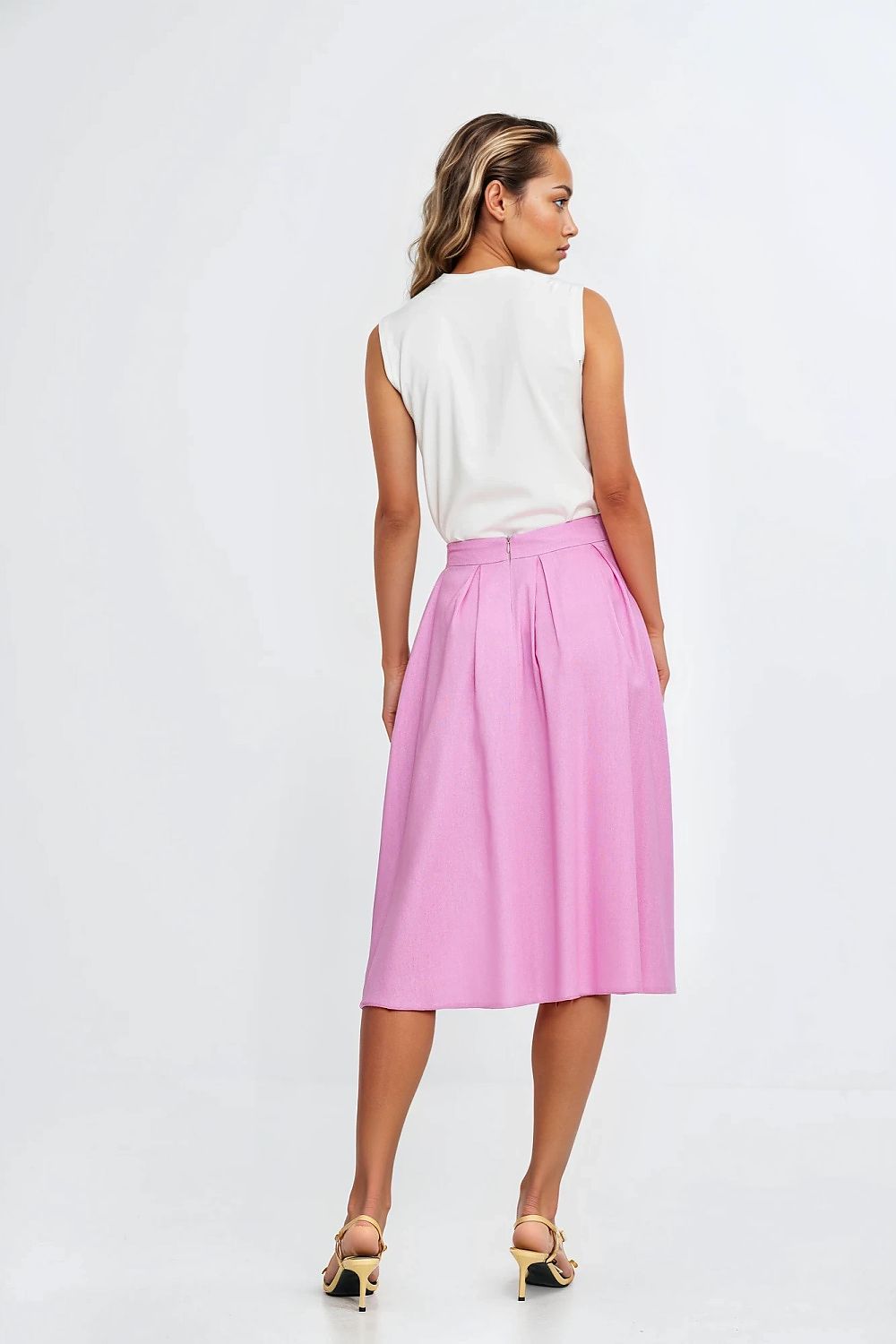  rok model 211795 Nife 