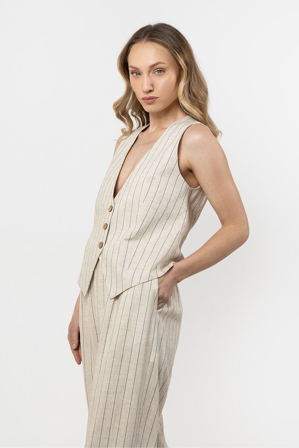  vest model 212179 awama 